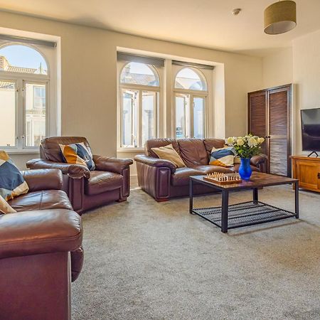 Castleview Coastal Comfort With 2 Parking Spaces Oystermouth Bagian luar foto