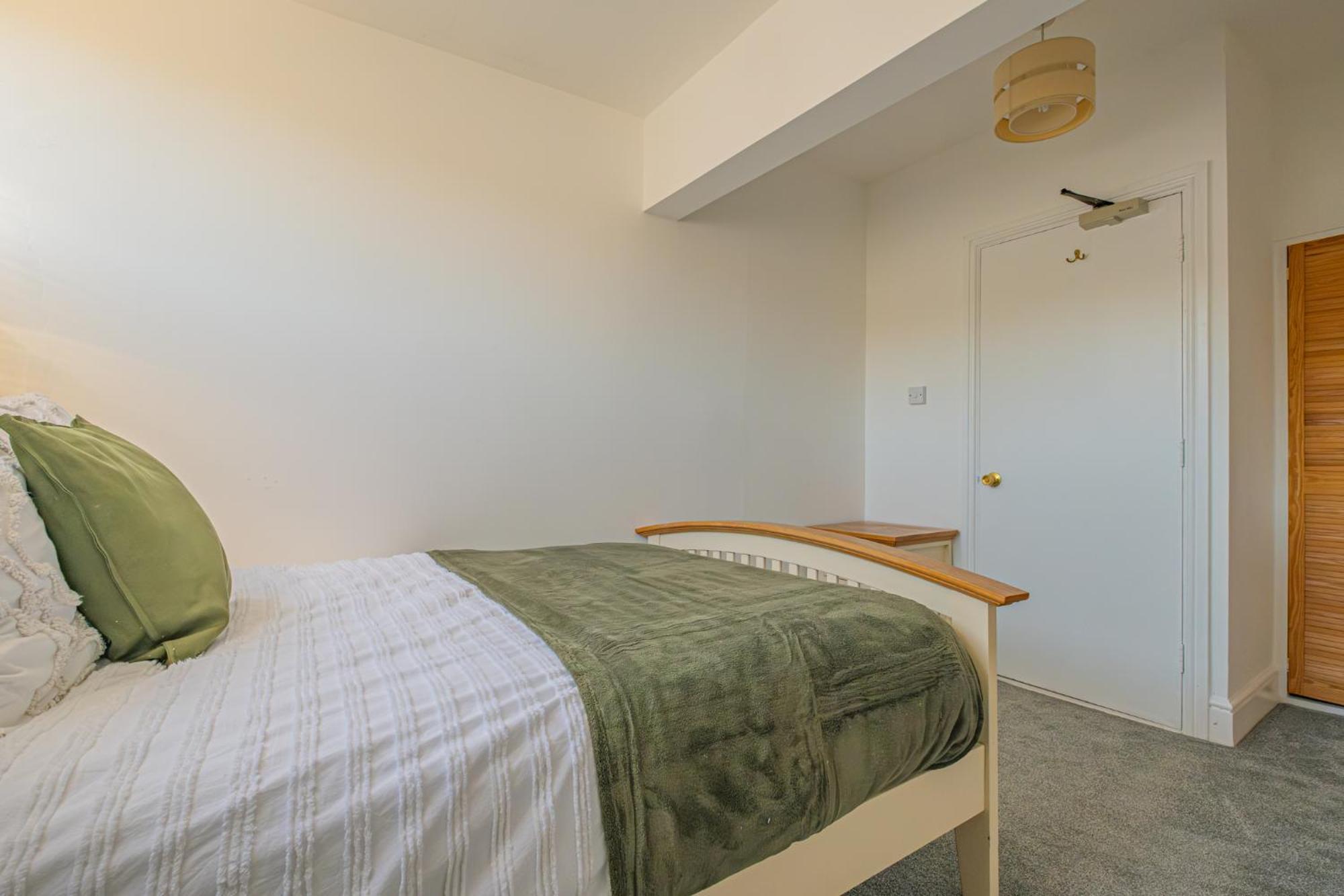 Castleview Coastal Comfort With 2 Parking Spaces Oystermouth Bagian luar foto