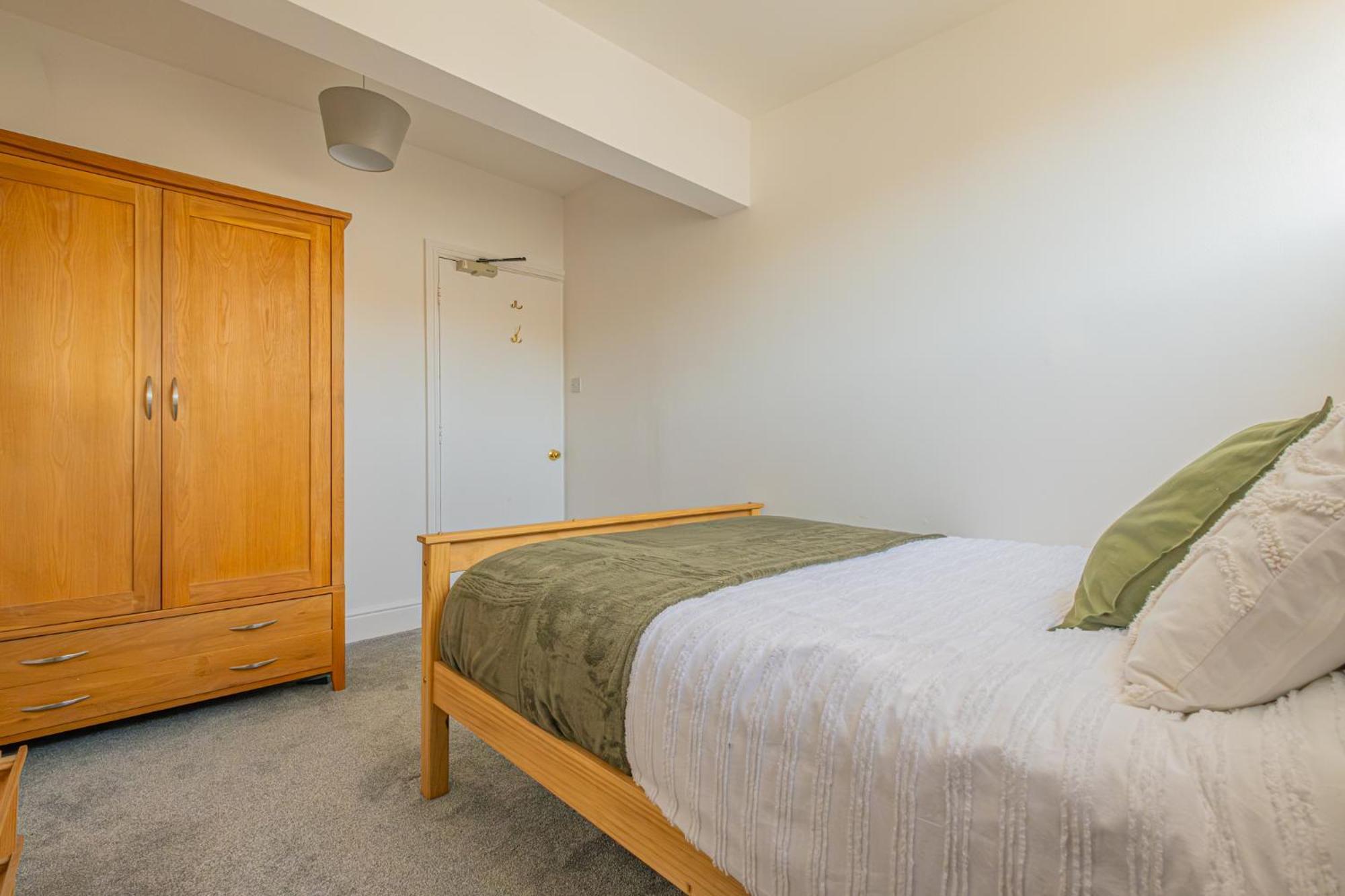 Castleview Coastal Comfort With 2 Parking Spaces Oystermouth Bagian luar foto
