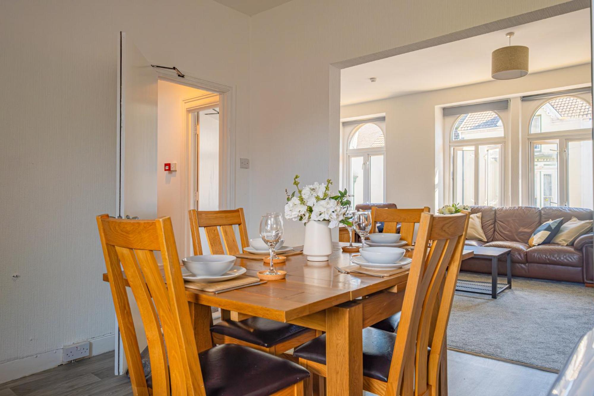 Castleview Coastal Comfort With 2 Parking Spaces Oystermouth Bagian luar foto