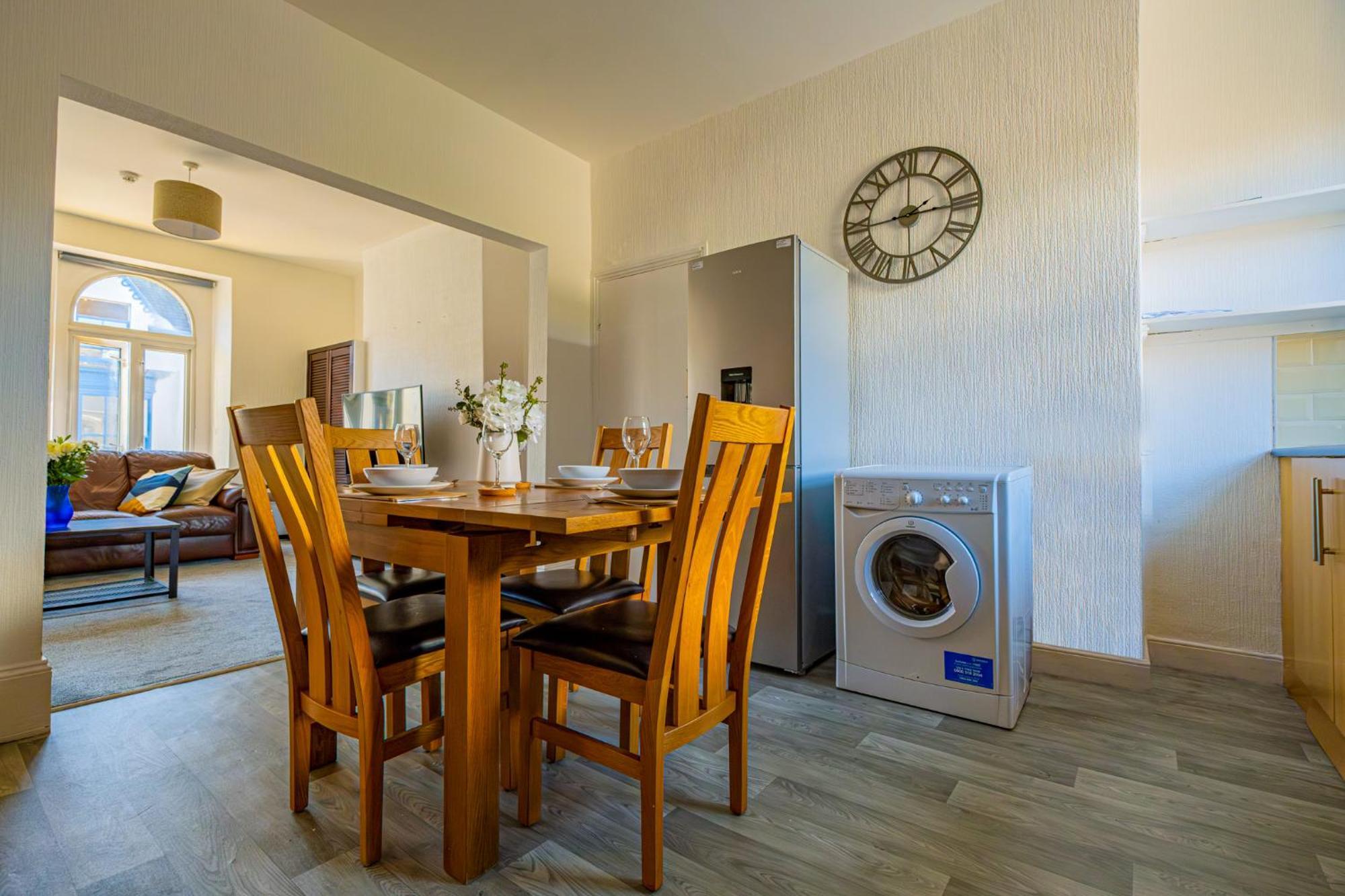 Castleview Coastal Comfort With 2 Parking Spaces Oystermouth Bagian luar foto