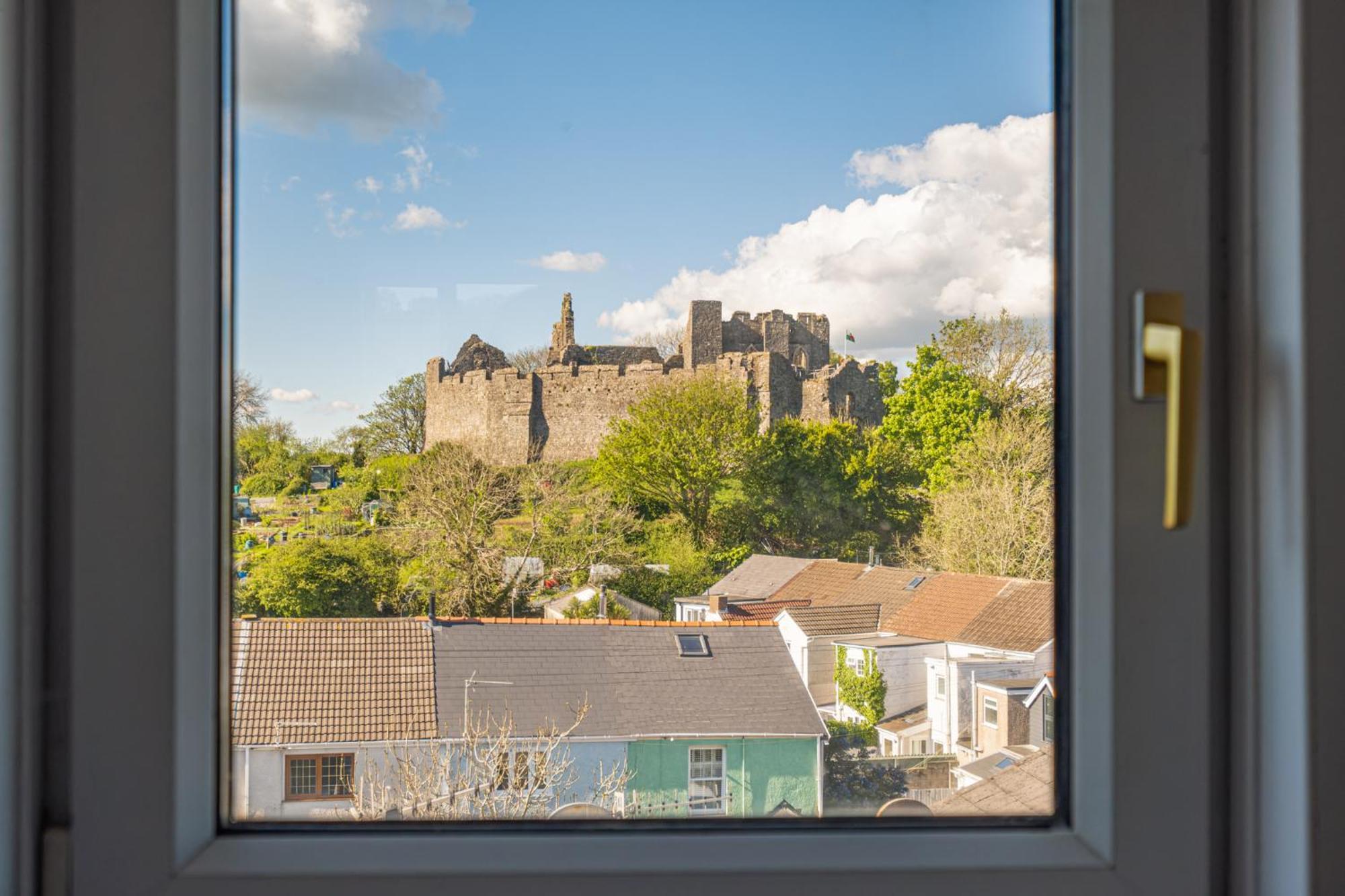Castleview Coastal Comfort With 2 Parking Spaces Oystermouth Bagian luar foto